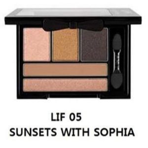 SUNSET WITH SOPHIA eyeshadow palette